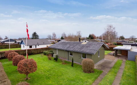 Severine - 650M from the Sea: Dak, Huis, Huis, Verblijf, Deur, Siding, Dek, Veranda, Plank, Hardwood
