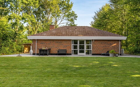 Wilma - 30Km from the Sea: Flooring, Verdieping, Plafond, Interieur Ontwerp, Countertop, Keuken, Cabinetry, Kamer, Major Appliance, Lichte Inrichting