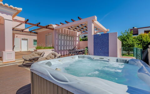 V8 Bastos - Vip Properties: 