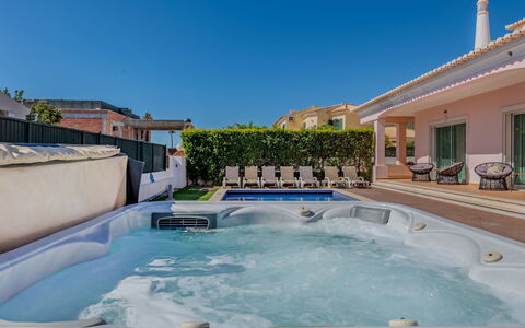 V8 Bastos - Vip Properties: 