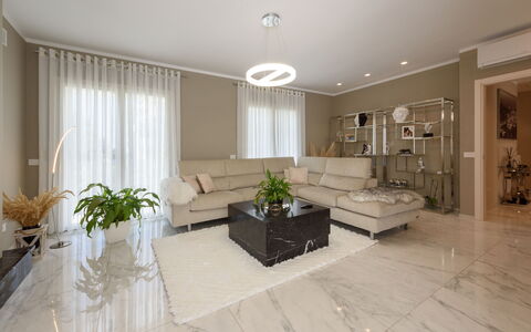 Villa Fiumetto: Meubilair, Interieur Ontwerp, Flooring, Verdieping, Hout, Plafond, Huis, Kamer, Verlichting, Woonkamer