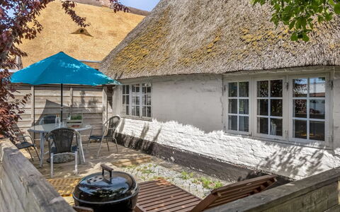 Deik - 25Km from the Sea: Landgoed, Schaduw, Oprit, Boerderij