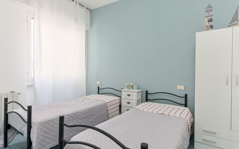 Al Numero 13: Bed, Slaapkamer, Meubilair, Bedding, Interieur Ontwerp, Flooring, Verdieping, Laken, Linens, Textiel