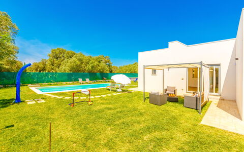 Villa Eufriama: Vrije Tijd, Gazon, Schaduw, Zwembad, Landscaping, Werf, Kunstgras, Hotel, Villa, Eco Hotel