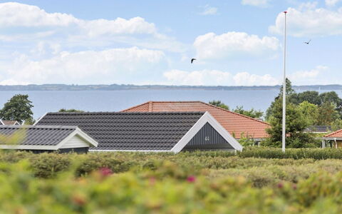 Alexi - 300M from the Sea: Landgoed, Schaduw, Oprit, Boerderij