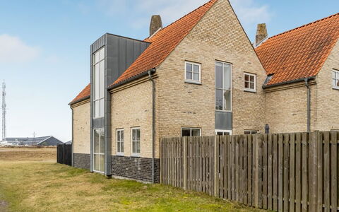 Etly - 246M from the Sea: Hout, Huis, Veranda, Dek, Hardwood, Dak, Beits, Houten Vloer, Eco Hotel