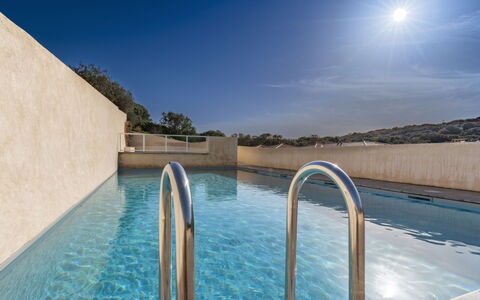 Bonifacio 201: Blauw, Zwembad, Hotel
