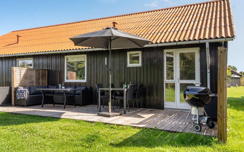 Arise - 700M from the Sea: Dak, Huis, Land Lot, Huis, Verblijf, Landgoed, Garden Gebouwen, Schaduw, Blokhut, Landscaping