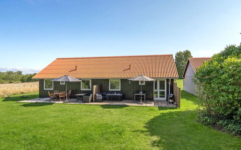 Arise - 700M from the Sea: Dak, Huis, Land Lot, Huis, Verblijf, Landgoed, Garden Gebouwen, Schaduw, Blokhut, Landscaping