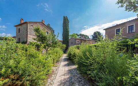 Appartamento Bellosguardo, Wifi, Near Perugia: Struik, Landgoed, Tuin, Landscaping, Evergreen, Historisch Huis, Villa, Boerderij