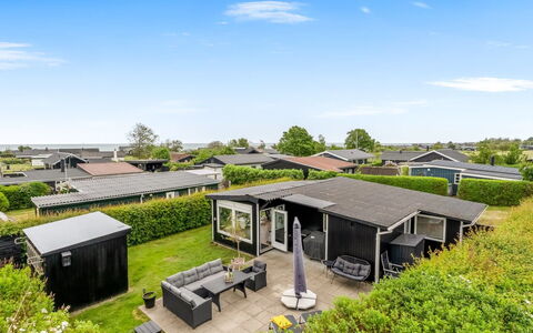 Manina - 230M from the Sea: Meubilair, Interieur Ontwerp, Flooring, Verdieping, Plafond, Kamer, Stoel, Tafel, Appartement, Keuken En Eettafel