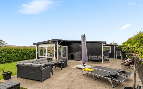 Manina - 230M from the Sea: Meubilair, Interieur Ontwerp, Flooring, Verdieping, Plafond, Kamer, Stoel, Tafel, Appartement, Keuken En Eettafel