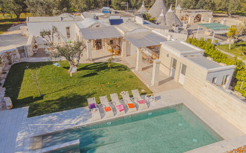 Lamia Del Vespro: Zwembad, Landgoed, Toevlucht, Landscaping, Hacienda, Villa, Binnenplaats, Werf, Herenhuis, Eco Hotel