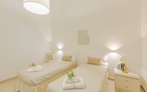 Casa Nonna Netta: Interieur Ontwerp, Muur, Flooring, Verdieping, Plafond, Hout, Meubilair, Kamer, Bed, Slaapkamer