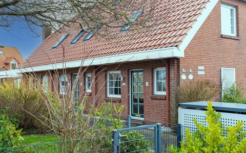 Krebs: Gebouw, Venster, Huis, Dak, Woongebied, Huis, Struik, Steen, Metselwerk, Verblijf