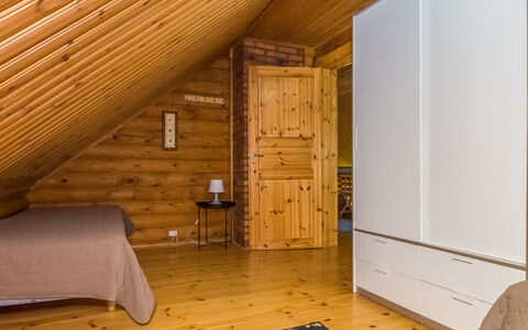 Kultakartano: Meubilair, Interieur Ontwerp, Flooring, Verdieping, Tafel, Plafond, Keuken En Eettafel, Verlichting, Stoel, Huis