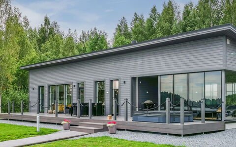Villa Karhenhelmi: Meubilair, Interieur Ontwerp, Flooring, Verdieping, Tafel, Plafond, Keuken En Eettafel, Verlichting, Stoel, Huis
