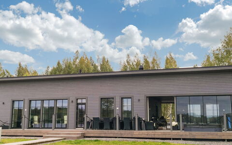 Villa Karhentimantti: Hout, Verblijf, Huis, Huis, Deur, Hardwood, Garden Gebouwen, Beits, Blokhut, Plank