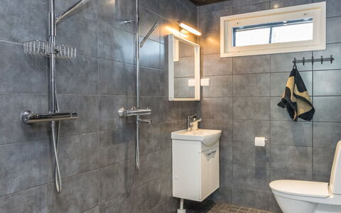 Villa Karhentimantti: Hout, Verblijf, Huis, Huis, Deur, Hardwood, Garden Gebouwen, Beits, Blokhut, Plank