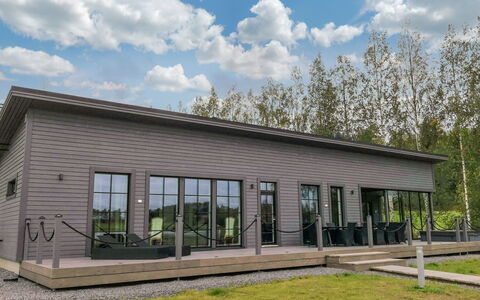 Villa Karhentimantti: Hout, Verblijf, Huis, Huis, Deur, Hardwood, Garden Gebouwen, Beits, Blokhut, Plank