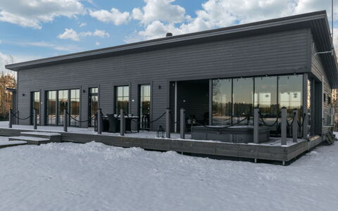 Villa Karhentimantti: Hout, Verblijf, Huis, Huis, Deur, Hardwood, Garden Gebouwen, Beits, Blokhut, Plank