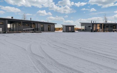 Villa Karhentimantti: Hout, Verblijf, Huis, Huis, Deur, Hardwood, Garden Gebouwen, Beits, Blokhut, Plank
