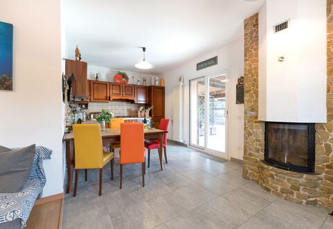 Casa Colleoro: Meubilair, Flooring, Verdieping, Interieur Ontwerp, Plafond, Stoel, Tafel, Kamer, Bankstel, Woonkamer