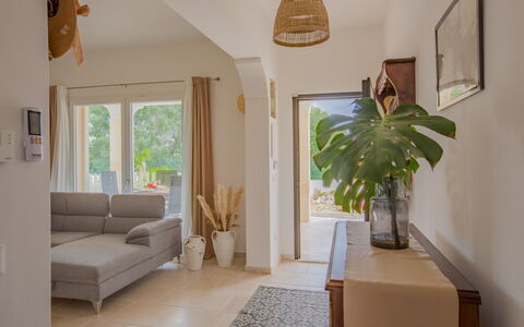 Villa Vera: Meubilair, Muur, Interieur Ontwerp, Bankstel, Hout, Flooring, Woonkamer, Huis, Verdieping, Plafond