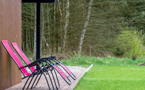 Herwarth - 2.3Km from the Sea: Dak, Huis, Deur, Verblijf, Schaduw, Siding, Werf, Landgoed, Backyard
