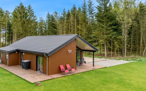 Herwarth - 2.3Km from the Sea: Dak, Huis, Deur, Verblijf, Schaduw, Siding, Werf, Landgoed, Backyard