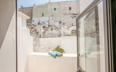 Casa Bolero: Muur, Appartement, Balkon, Kamerplant, Daylighting, Bloempot