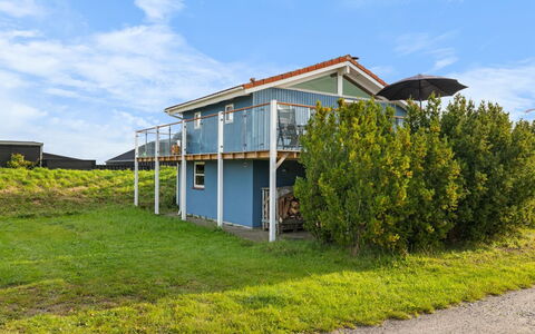 Engelbertine - 30M from the Sea: Huis, Dak, Huis, Verblijf, Struik, Groundcover, Landgoed, Boerderij, Siding, Garden Gebouwen