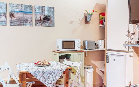 Eagle Nest: Meubilair, Interieur Ontwerp, Hout, Kamer, Major Appliance, Flooring, Verdieping, Verlichting, Stoel, Huishoudapparatuur