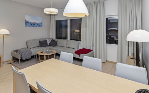 Ruka Chalets 2 Huoneisto 2405: Meubilair, Interieur Ontwerp, Flooring, Verdieping, Hout, Plafond, Bankstel, Kamer, Tafel, Woonkamer