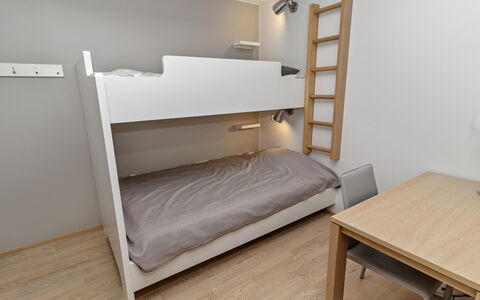 Ruka Chalets 2 Huoneisto 2405: Stapelbed, Hout, Interieur Ontwerp, Slaapkamer, Verdieping, Flooring, Bed, Kamer, Bed Frame, Slaapzaal