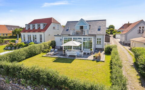 Devis - 75M from the Sea: Thatching, Verblijf, Huis, Dak, Huis, Boerderij, Hut, Landgoed, Dorp
