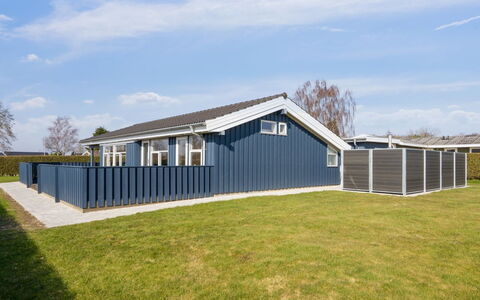 Annegret - 200M from the Sea: Landgoed, Schaduw, Oprit, Boerderij