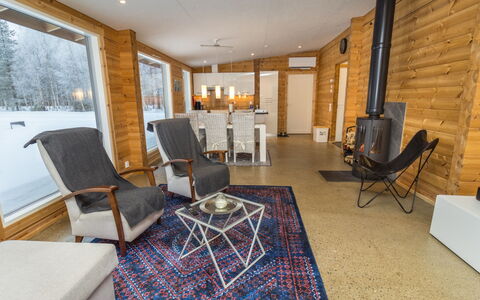 Villa Tuisku: Hout, Meubilair, Flooring, Interieur Ontwerp, Verdieping, Stoel, Hardwood, Beits, Kamer, Woonkamer