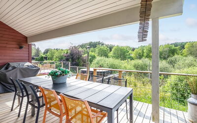 Blek - 2.8Km from the Sea