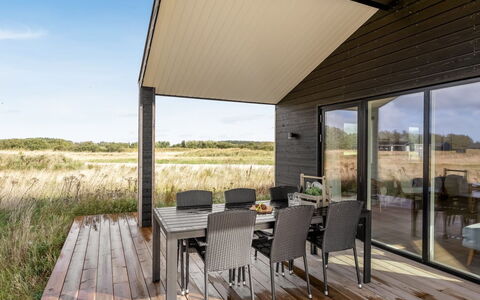 Luisa - 1Km from the Sea: 
