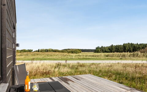 Luisa - 1Km from the Sea: 