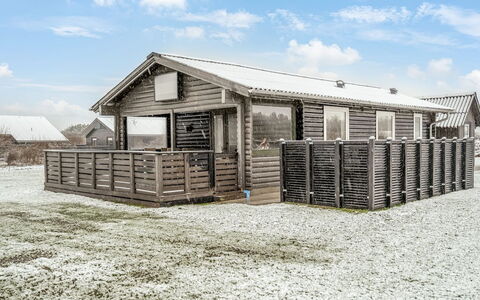 Annukka - 500M from the Sea: Dak, Huis, Huis, Verblijf, Deur, Siding, Dek, Veranda, Plank, Hardwood