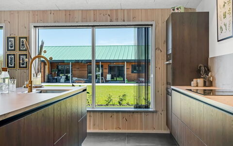 Ilze - from the Sea: Hout, Interieur Ontwerp, Flooring, Keuken, Countertop, Plafond, Beits, Hardwood, Plank, Glas