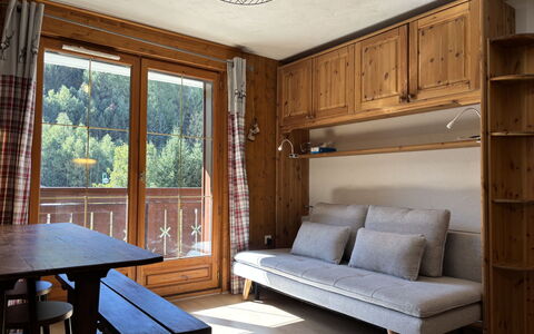 Les Deux Alpes 628: Meubilair, Hout, Interieur Ontwerp, Flooring, Verdieping, Kamer, Tafel, Beits, Woonkamer, Hardwood