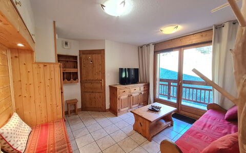 Balcons des Pistes C: Hout, Flooring, Verdieping, Kamer, Beits, Plafond, Appartement, Hardwood, Vernis, Houten Vloer