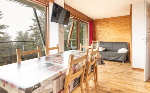 V du Bachat Arolles a: Hout, Flooring, Verdieping, Meubilair, Houten Vloer, Huis, Hardwood, Beits, Kamer, Plank