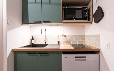 Morillon 639: Keuken, Countertop, Toestel Van De Keuken, Interieur Ontwerp, Major Appliance, Cabinetry, Meubilair, Fornuis, Verlichting, Huishoudapparatuur