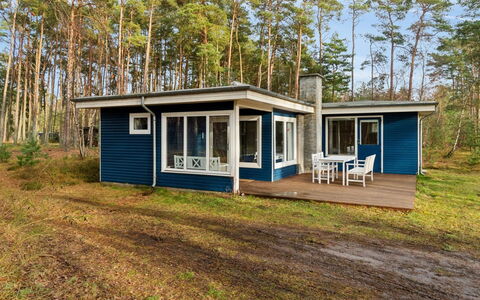Pisana - 300M from the Sea: Meubilair, Interieur Ontwerp, Flooring, Verdieping, Plafond, Kamer, Stoel, Tafel, Appartement, Keuken En Eettafel