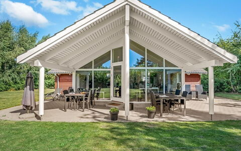 Annielle - 500M from the Sea: Dak, Huis, Huis, Verblijf, Deur, Siding, Dek, Veranda, Plank, Hardwood