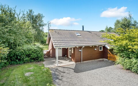 Annielle - 500M from the Sea: Dak, Huis, Huis, Verblijf, Deur, Siding, Dek, Veranda, Plank, Hardwood